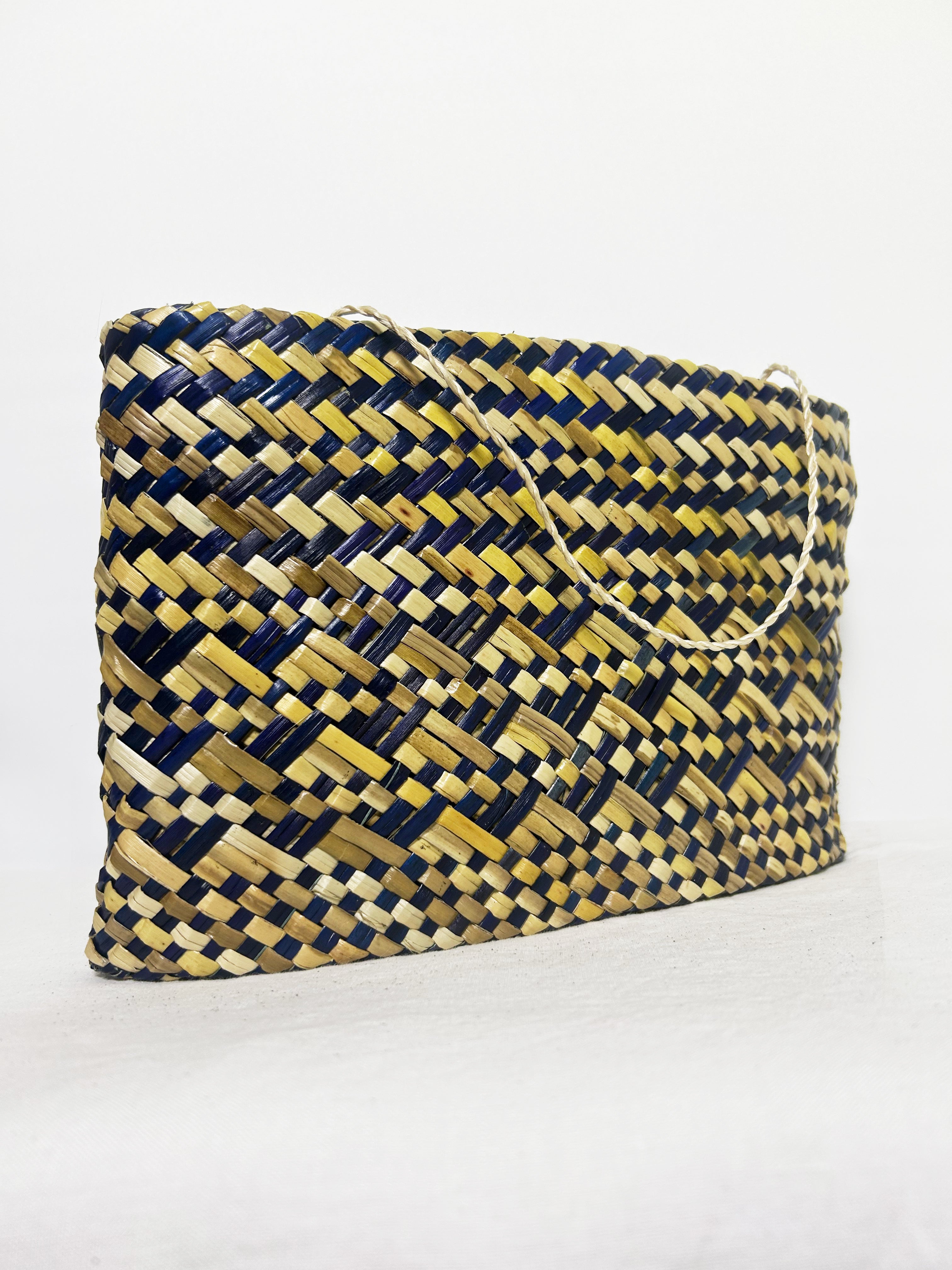 Kete Whakairo - Kahurangi and Natural Harakeke